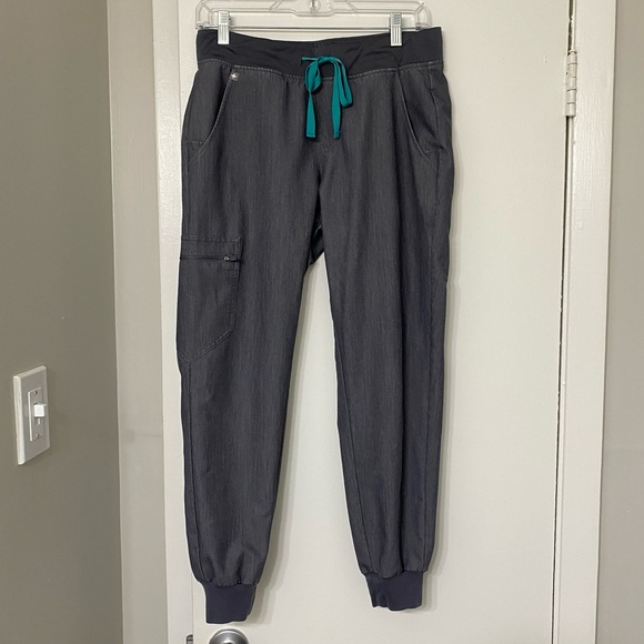 FIGS Petite Zamora Jogger Scrub Pants in graphite - Picture 13 of 16